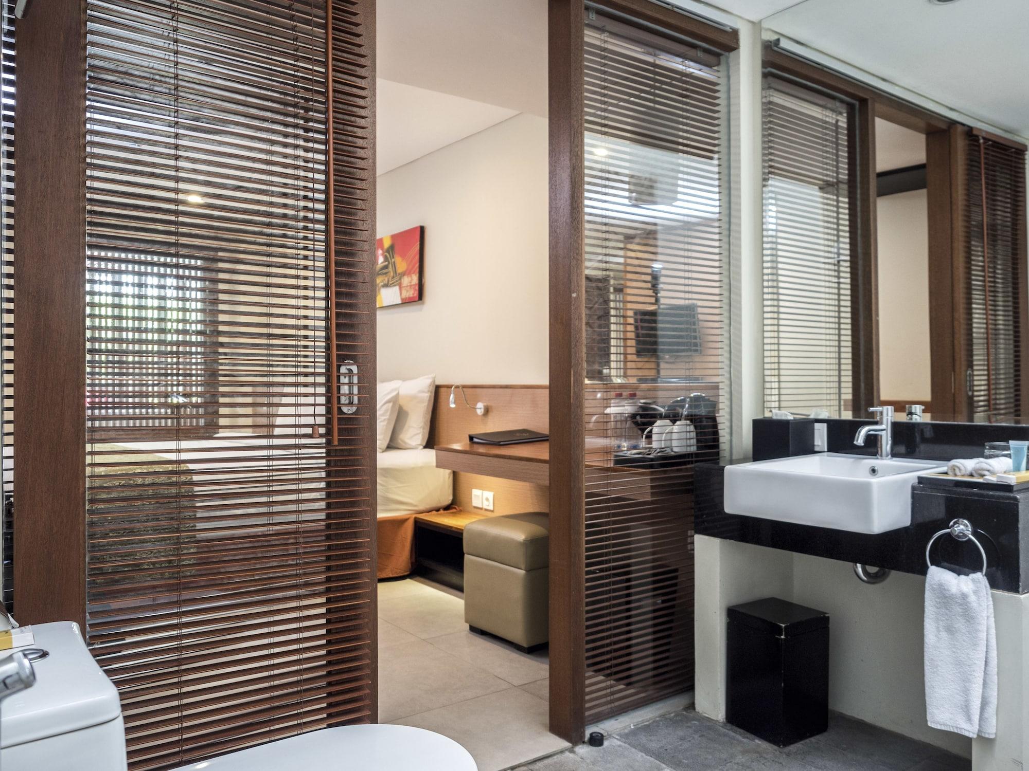 Savvoya Hotel Seminyak Экстерьер фото