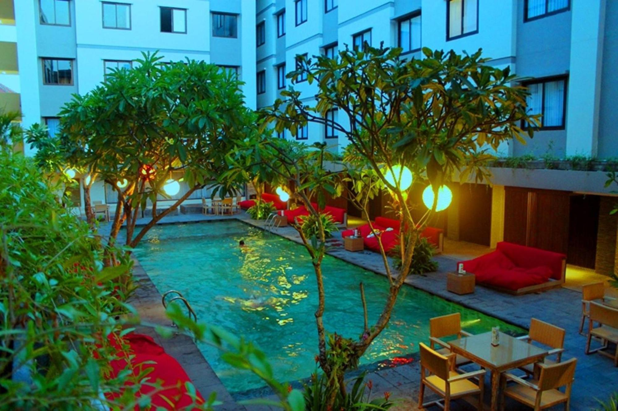 Savvoya Hotel Seminyak Экстерьер фото