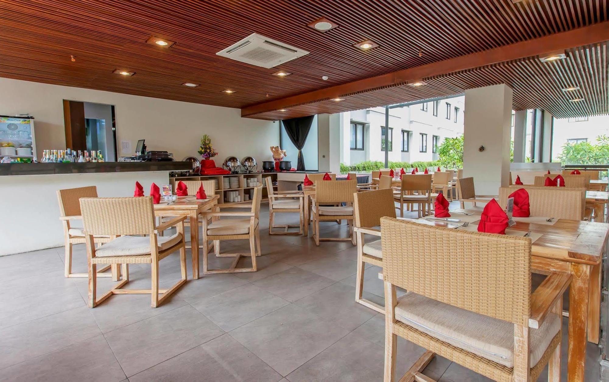 Savvoya Hotel Seminyak Экстерьер фото