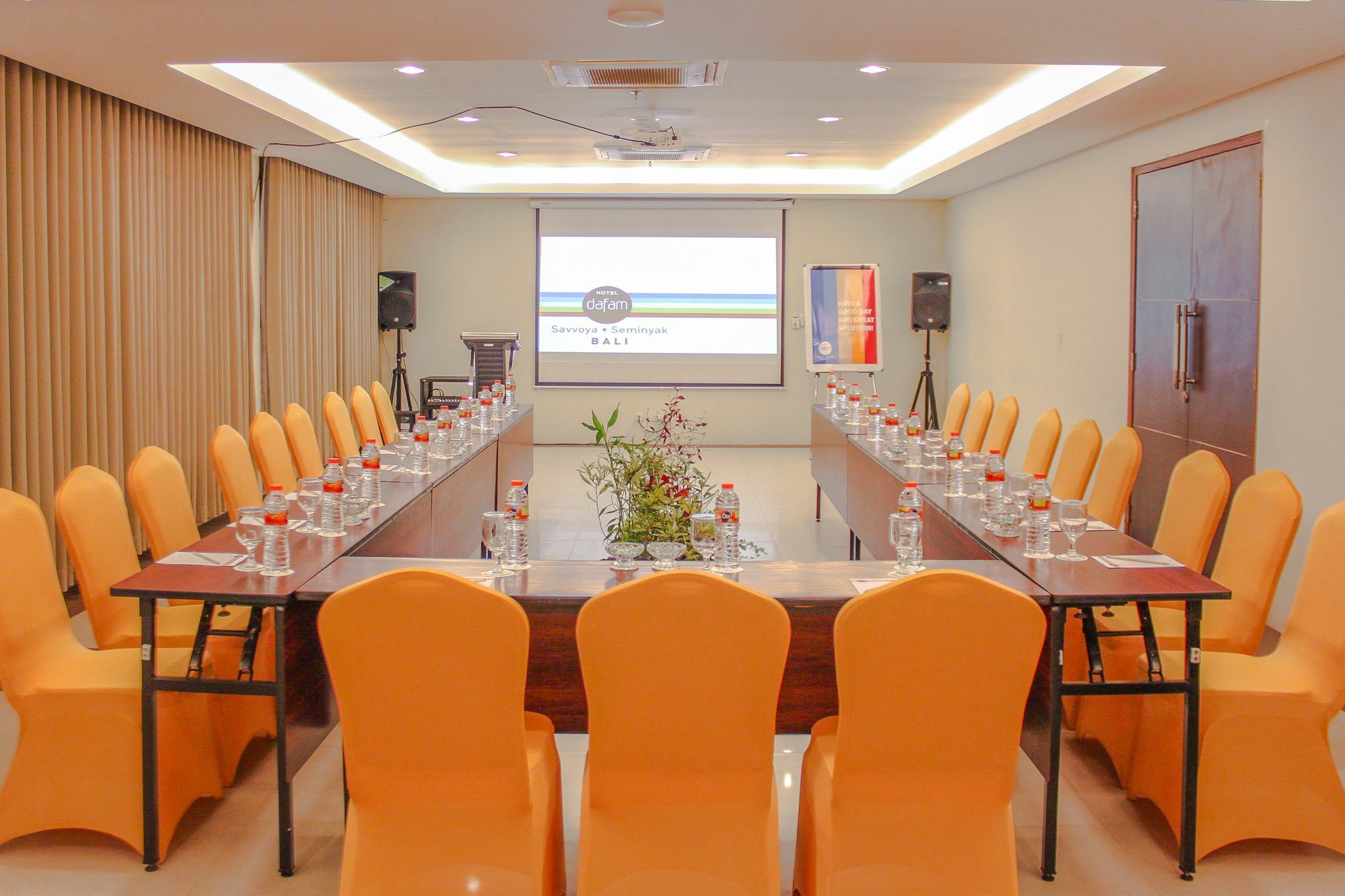 Savvoya Hotel Seminyak Экстерьер фото