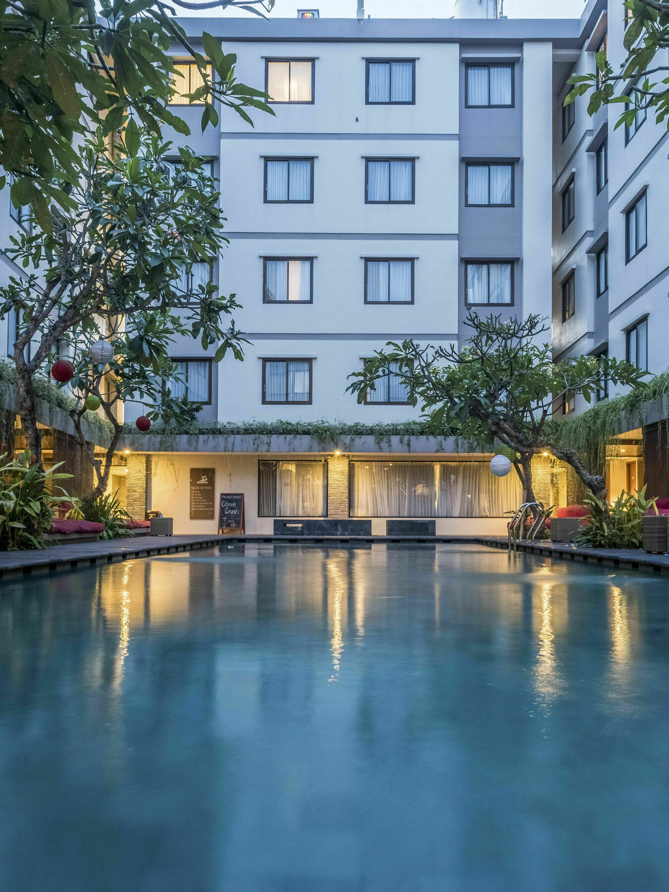 Savvoya Hotel Seminyak Экстерьер фото